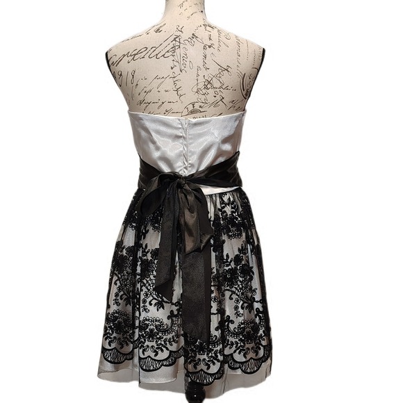 Vintage Roberta Lace Satin Strapless Fit Flare Mini Dress Size 10 Y2K Party - Picture 3 of 8
